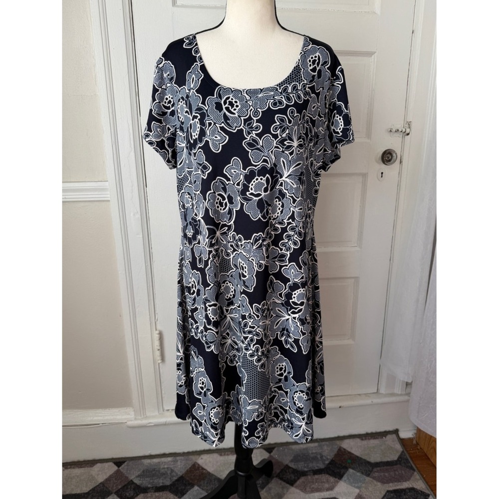 Kaktus Navy Blue &‎ White Floral Short Sleeve Mini Dress Boho Vacation Summer M - Picture 16 of 16